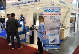 Reprezentácia firmy AQUAtrend a jej produktov na úpravu vody na Stavebnom veľtrhu v Brne